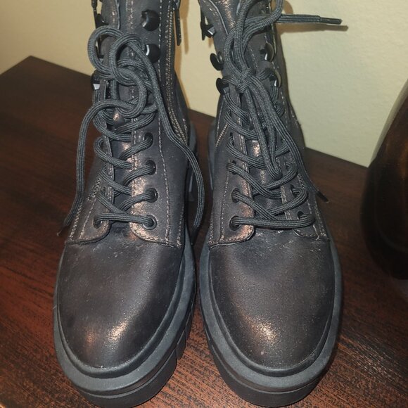 GUESS Chunky Combat Boots – Perfect Fall Staple - Size 6.5 - Picture 7 of 10